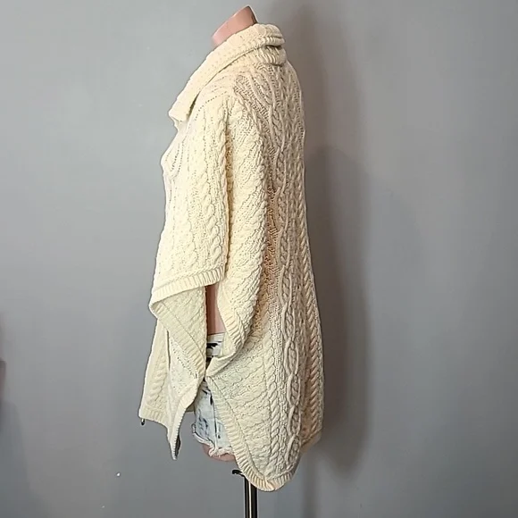 Aran Crafts Sweater Fisherman Cape Poncho Merino Wool Irish Cream Old Money - Picture 4 of 11